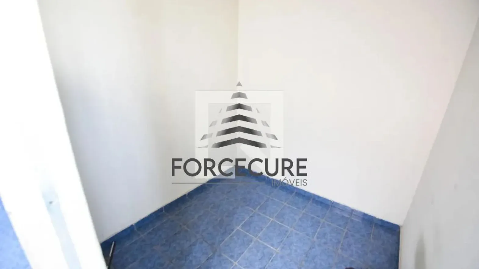 Apartamento mobiliado com 4 quartos e 2 banheiros — photo 32