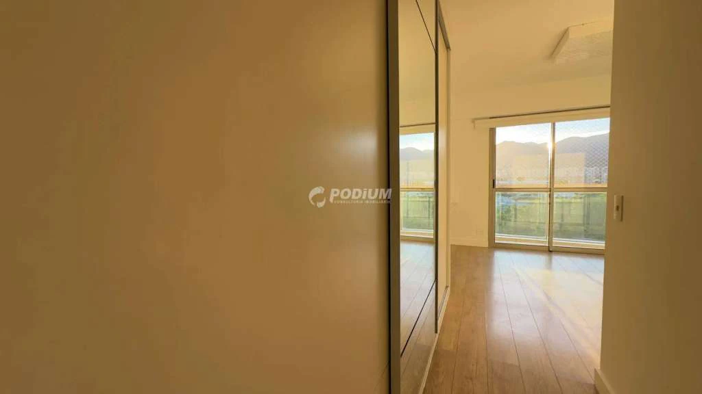 Apartment with 4 en-suite bedrooms and 260 m² plus balcony — photo 22