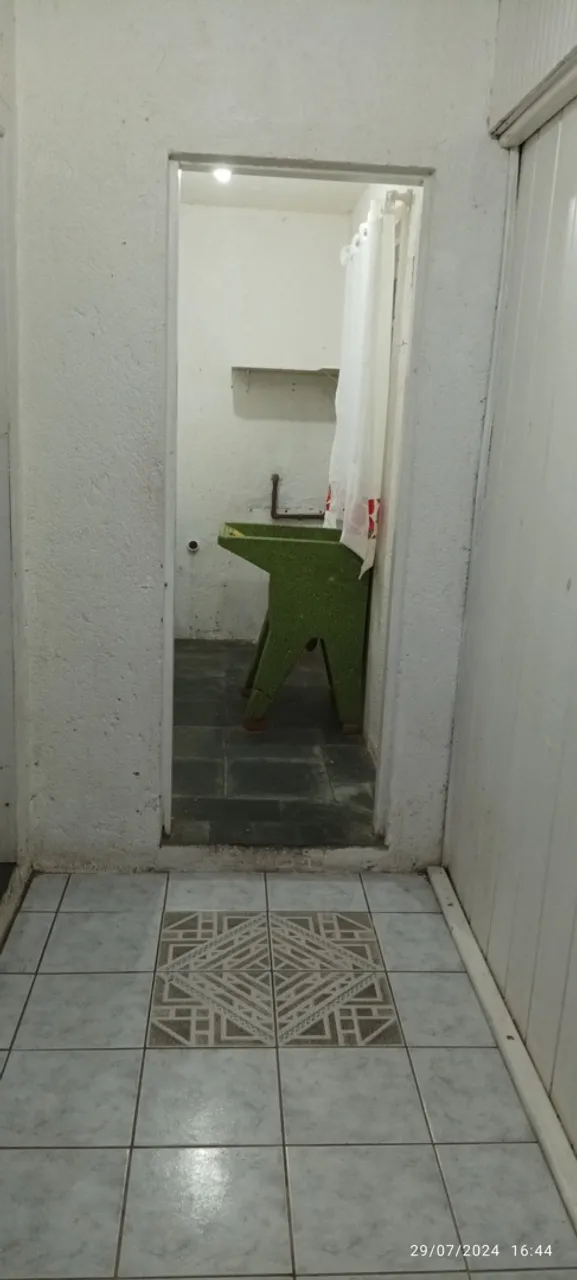 Bathtub in a 3-bedroom house, 100 m² — photo 13