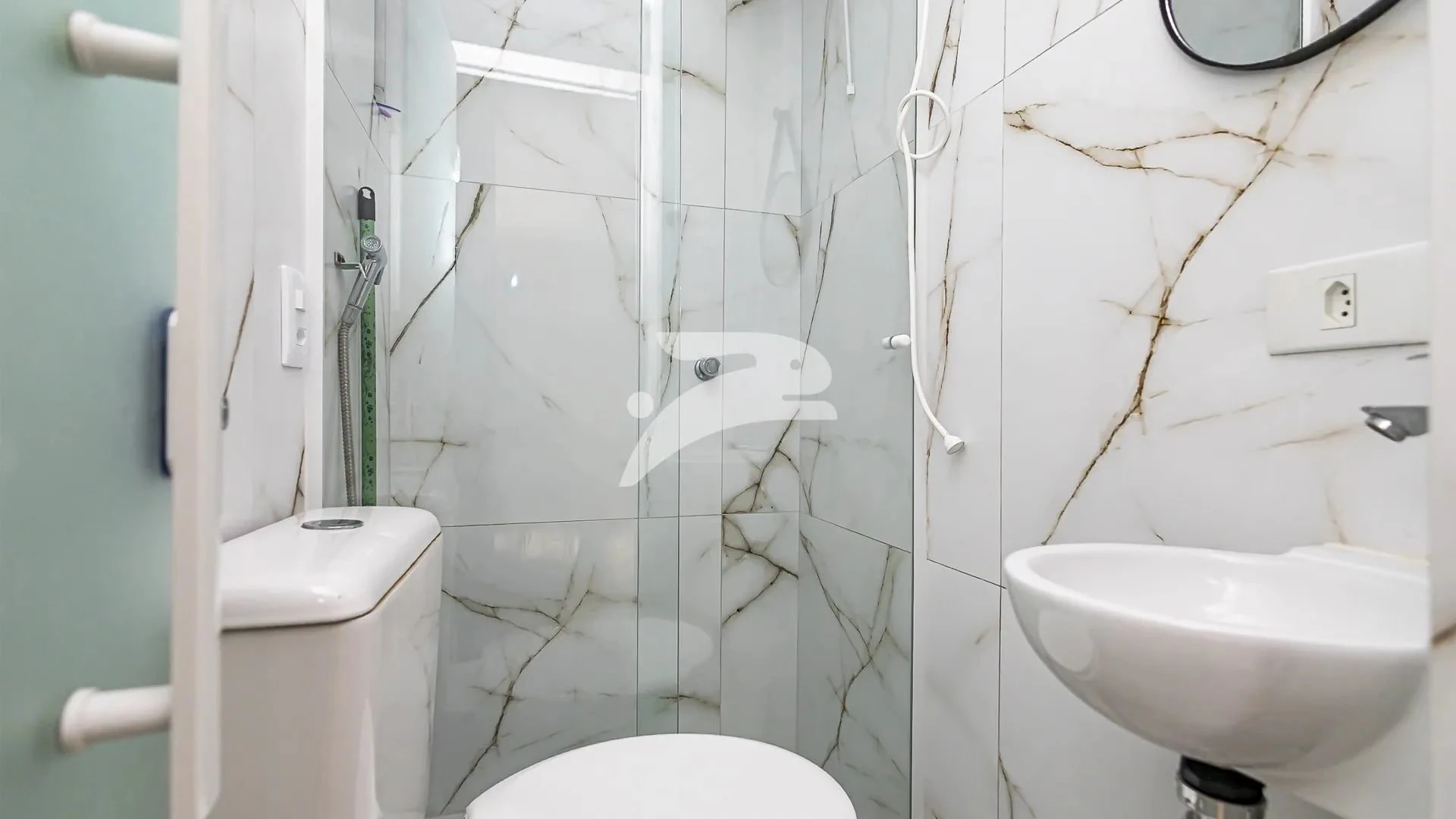 Apartamento mobiliado de 1 quarto com box de vidro — photo 17