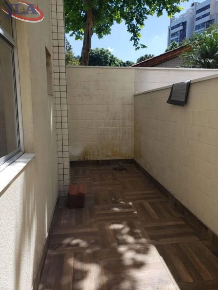 2-bedroom apartment in a building with a pool — photo 7