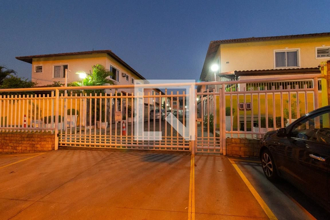 200 m² house with a private BBQ and a private pool — photo 72