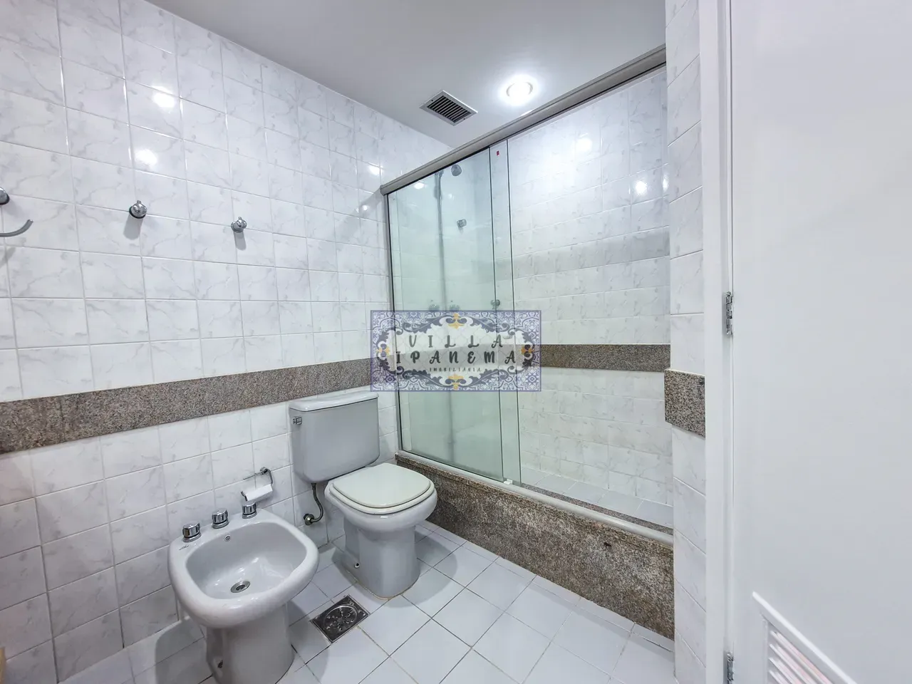 200 m² apartment with 3 en-suite bedrooms and private BBQ — photo 36