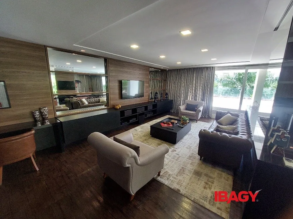 Furnished 2-suite apartment with enclosed balcony — photo 26