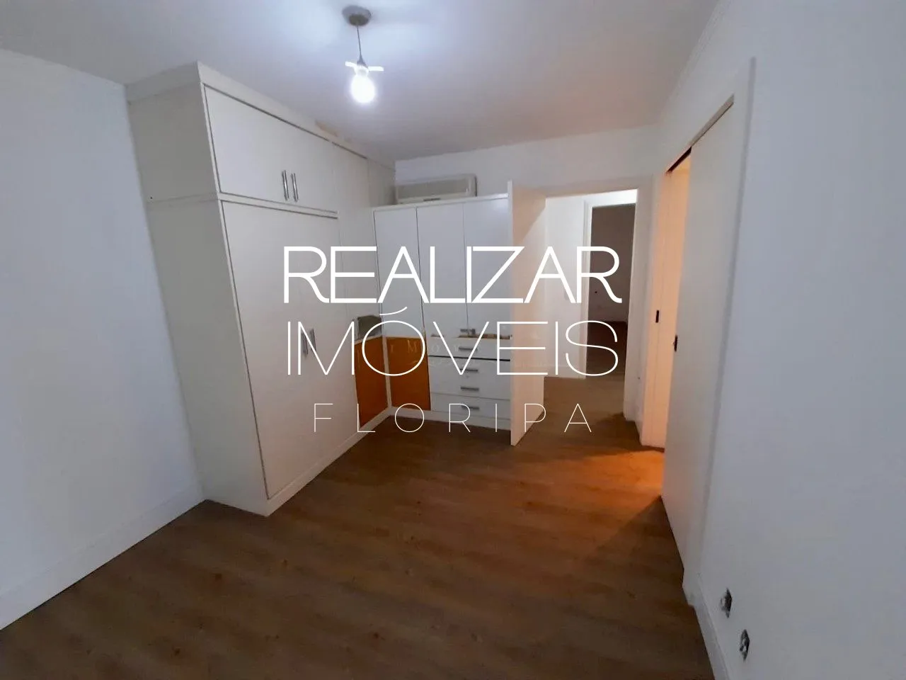 Apartment on the 2nd floor with a bathtub — photo 6