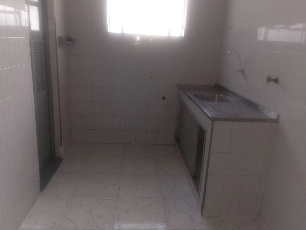 Casa sem mobília com 2 quartos e cozinha separada — photo 28