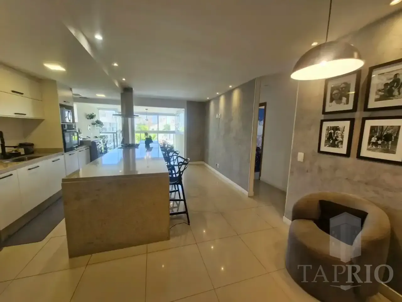 Apartment on the 3rd floor with a glass-enclosed balcony — photo 10