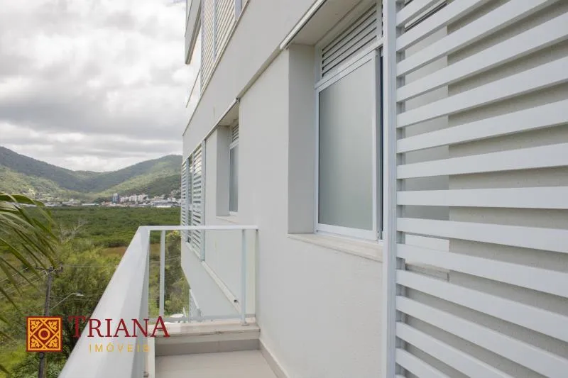 4-bedroom apartment with a water view in Florianópolis — photo 20