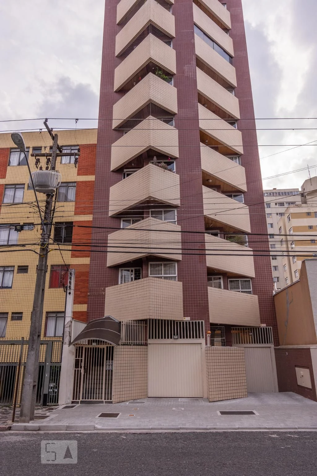 Apartamento com piso de madeira ou laminado, Centro — photo 39