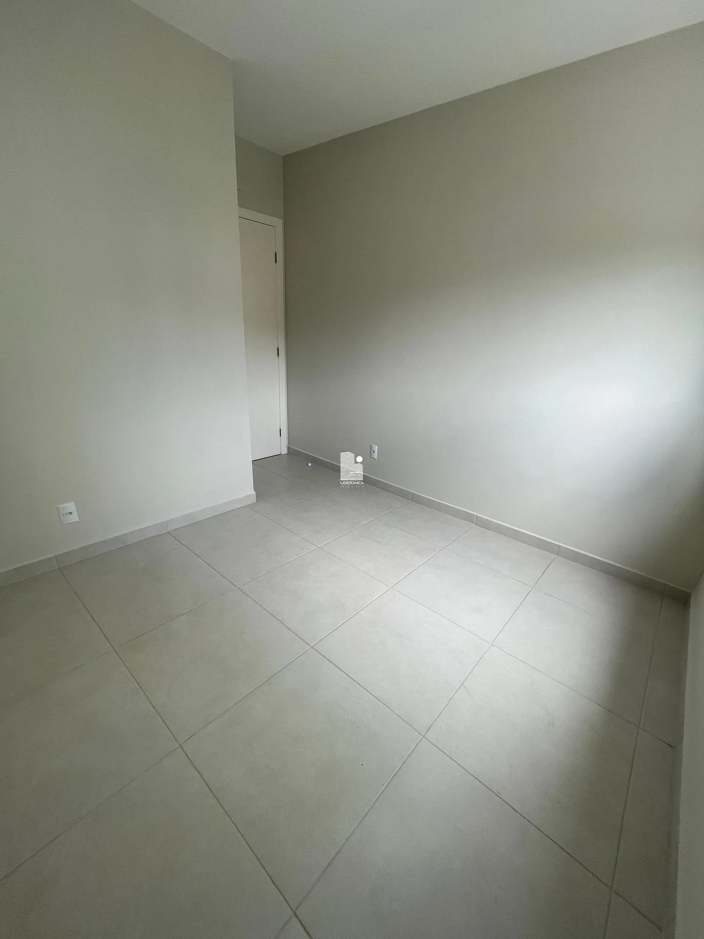 Furnished apartment, 60 m², with a grill on the balcony — photo 18