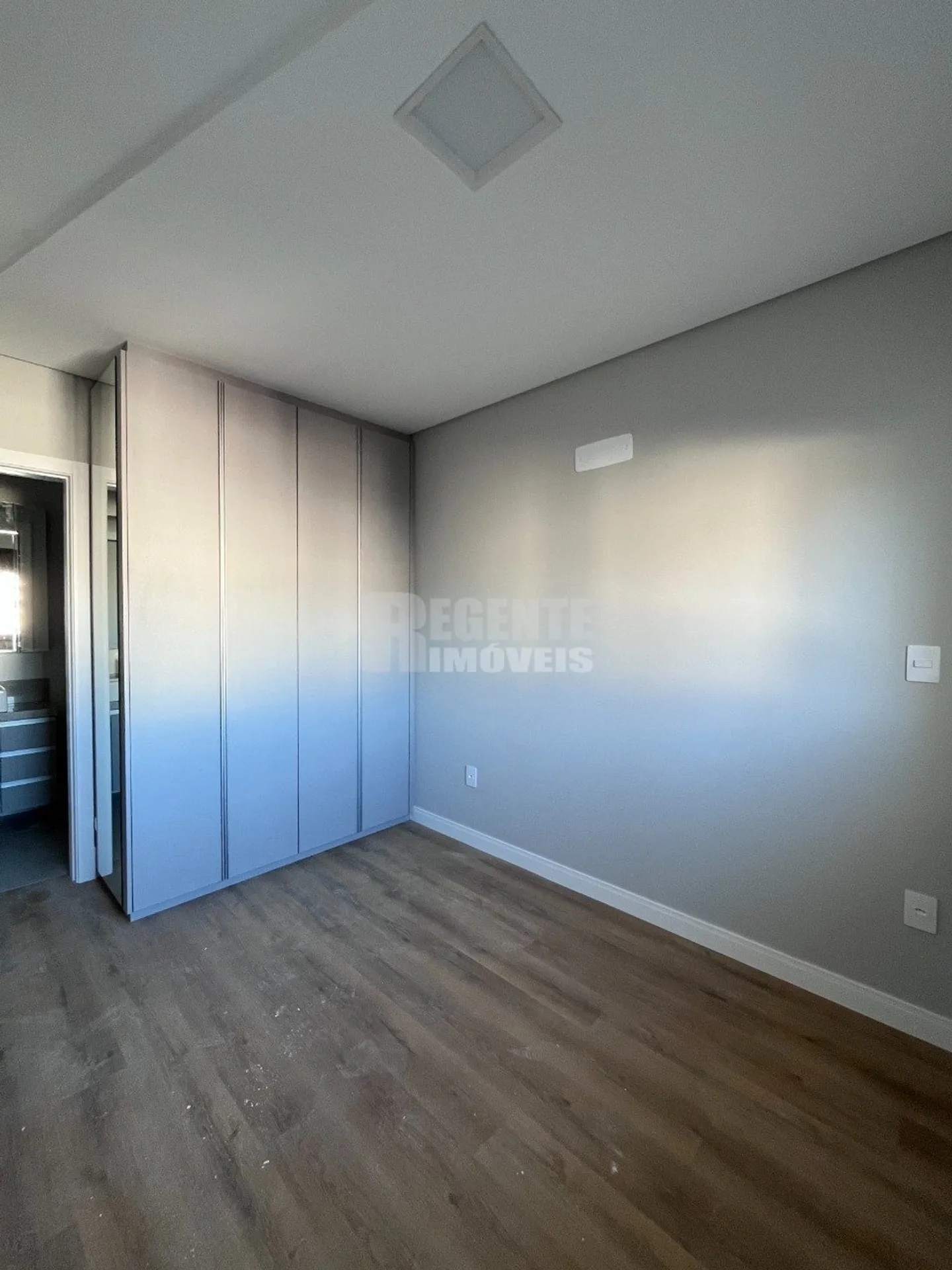 Apartamento mobiliado de 2 dormitórios com churrasqueira na sacada — photo 18