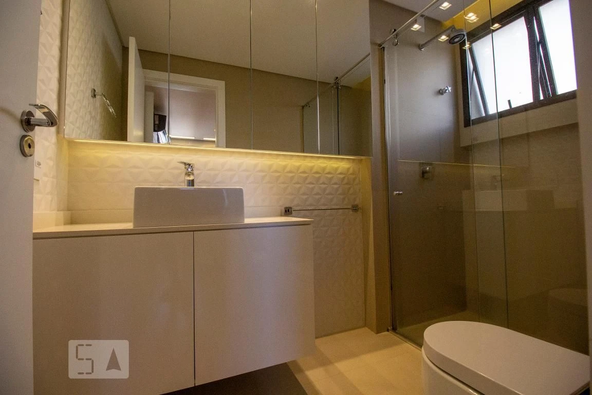 Apartamento de 4 quartos com janelas do piso ao teto, Centro — photo 56