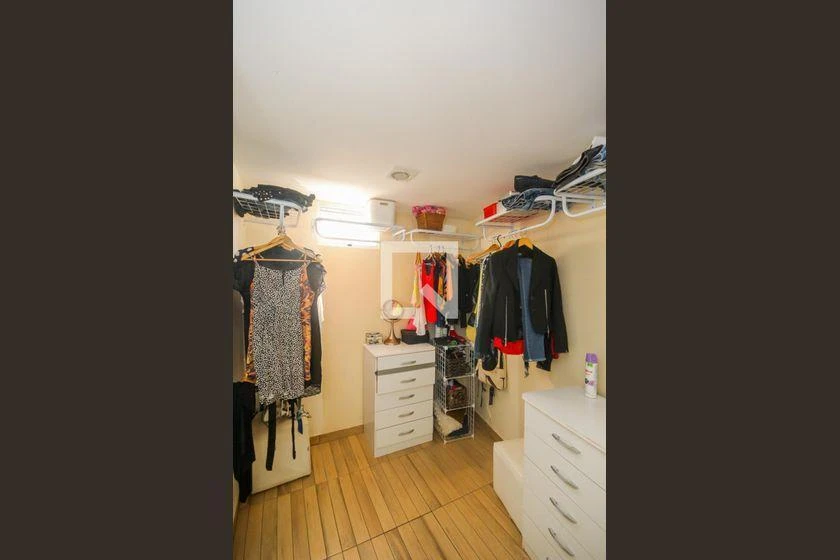 Furnished apartment, 230 m², with a walk-in closet — photo 9