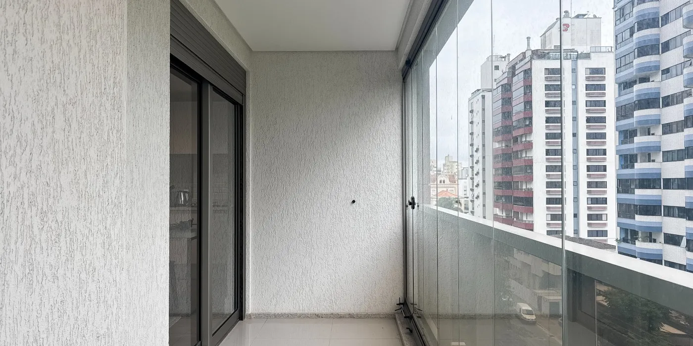Furnished apartment, 57 m², with a glass-enclosed balcony — photo 29