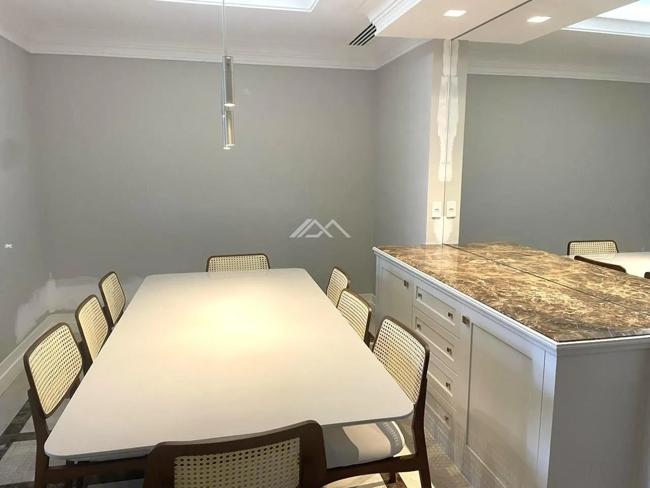 Apartment with 4 bedrooms and 5 bathrooms and enclosed balcony — photo 18