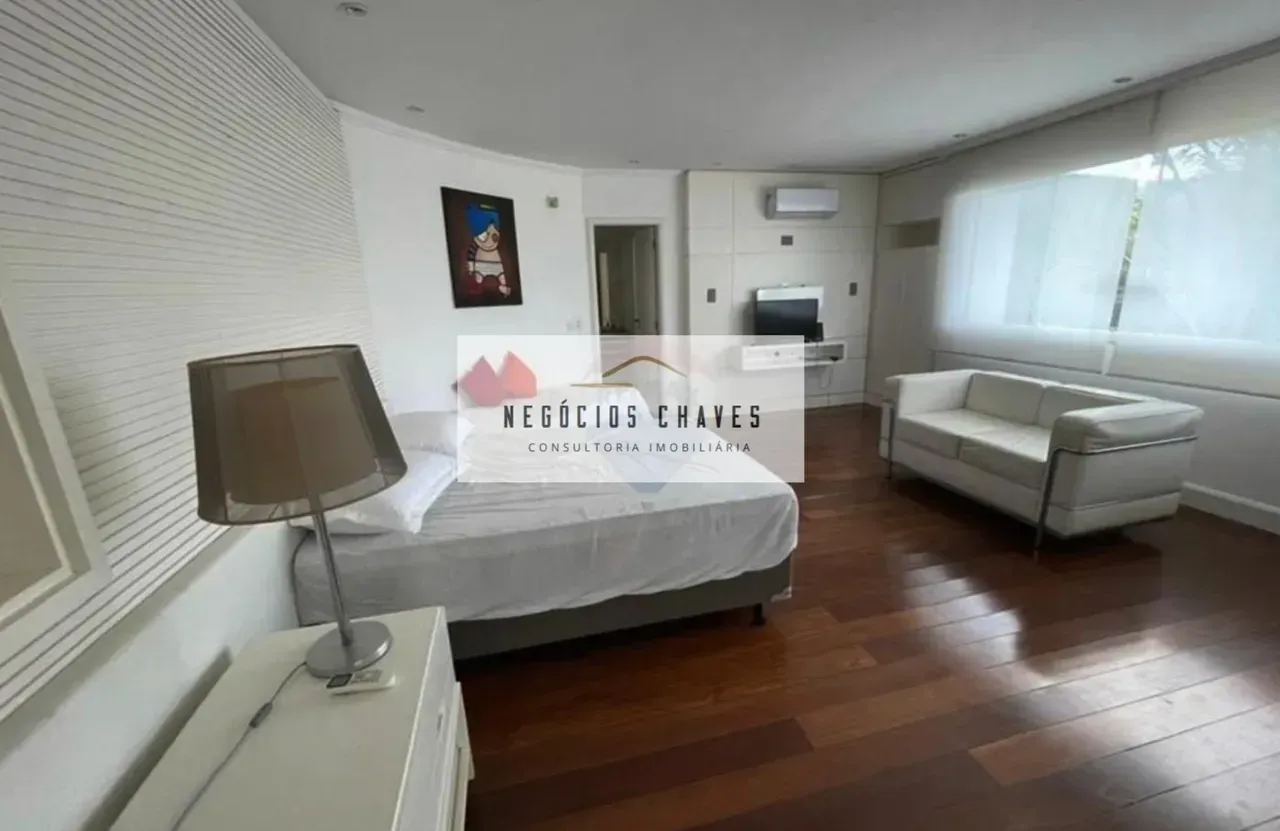 House with 5 bedrooms, 784 m² and separate kitchen — photo 12
