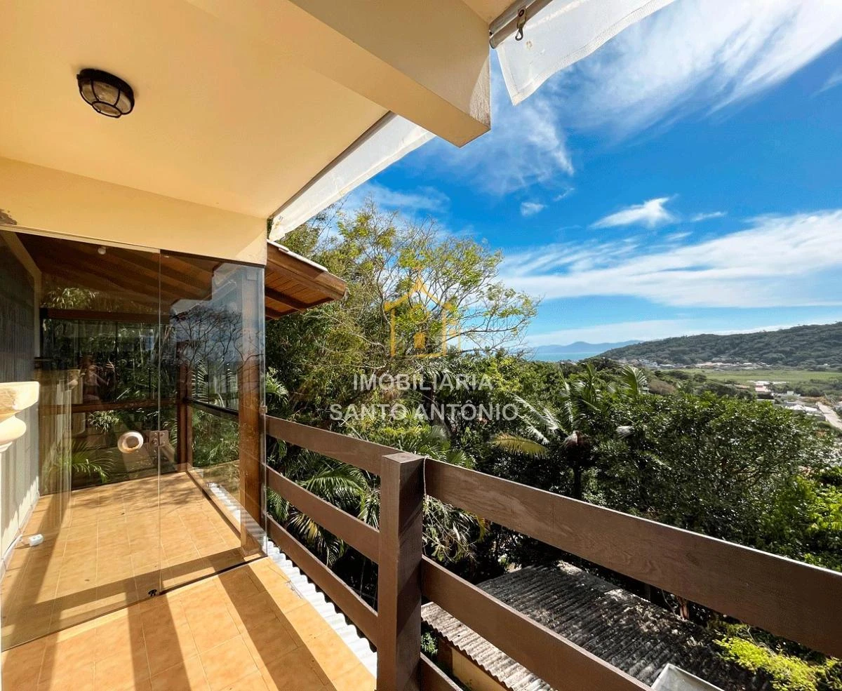 3-bedroom house with a water view in Florianópolis — photo 4