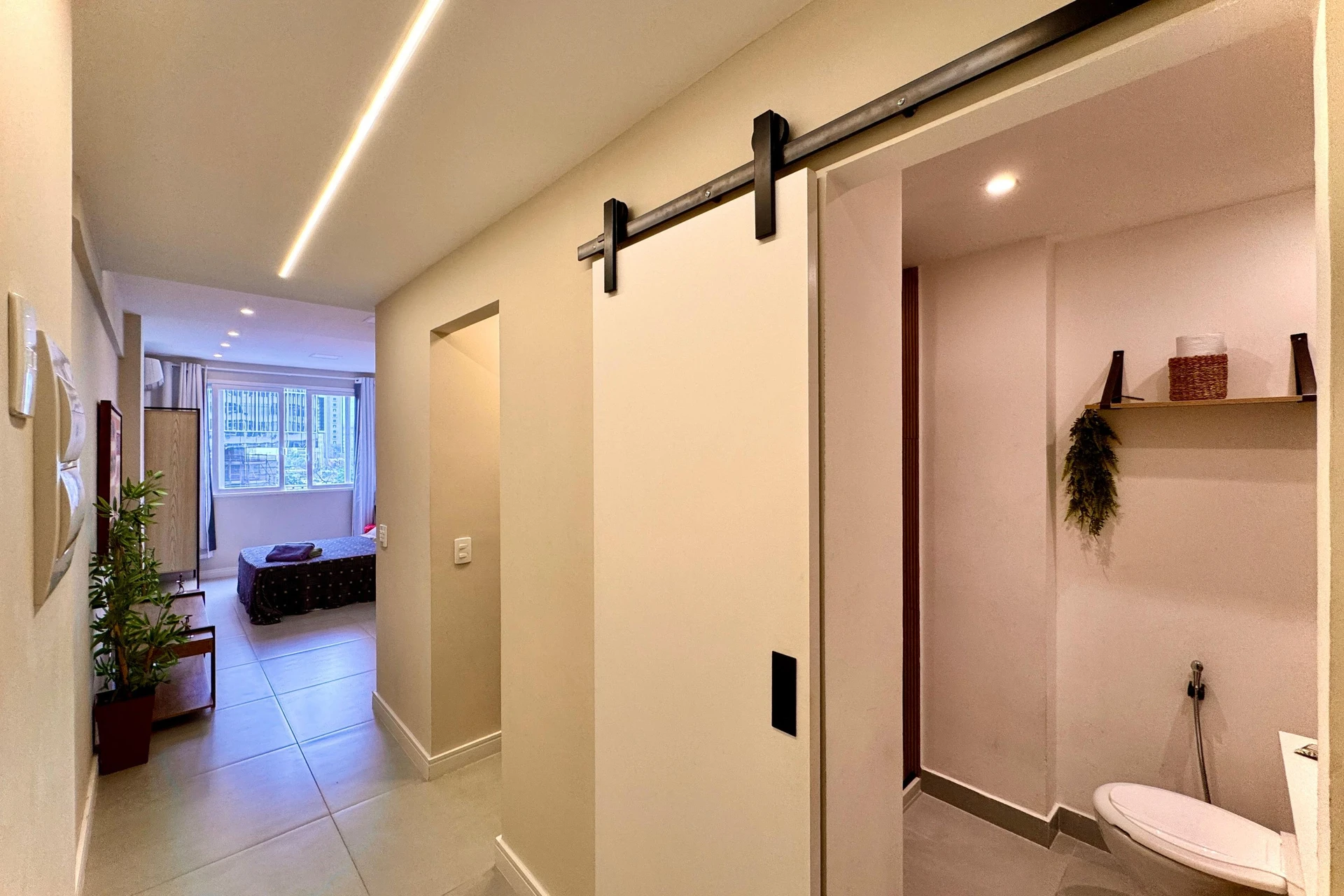 1 quarto e janelas do piso ao teto: apartamento de 30 m² — photo 12