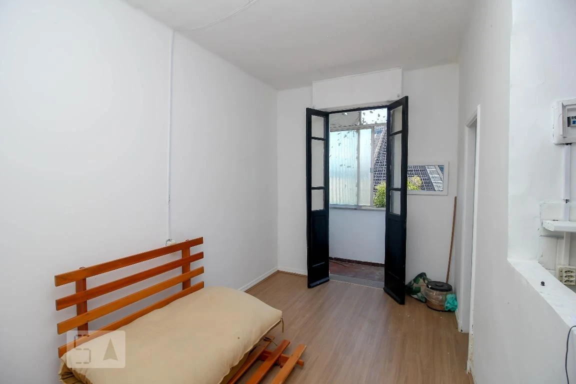 Unfurnished studio with 1 bedroom and a balcony — photo 13