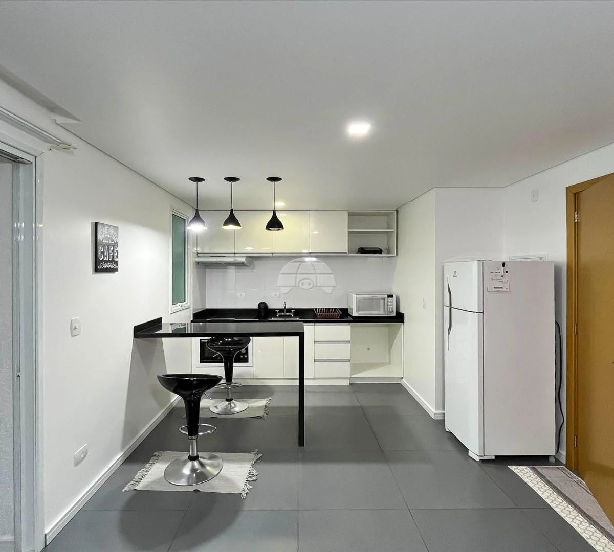 One-bedroom apartment with a dryer — photo 7