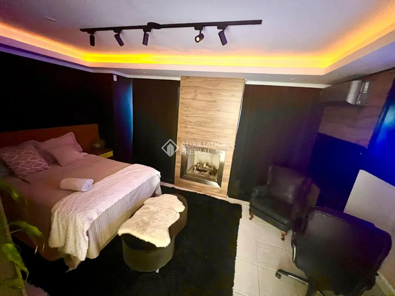Estúdio mobiliado de 30 m² com churrasqueira na varanda