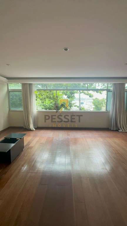 4-bedroom apartment with 3 bathrooms, no parking