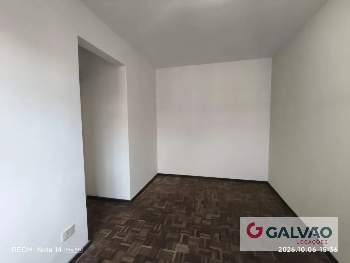 Apartment on the 3rd floor with wood or laminate floors — photo 9