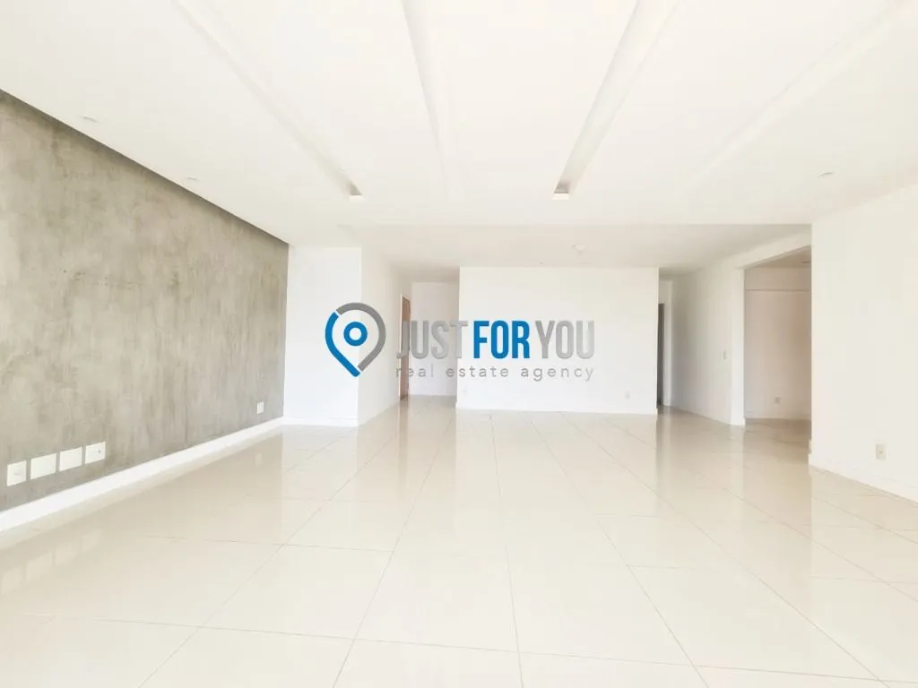 4-bedroom apartment with 233 m² and 5 bathrooms — photo 55