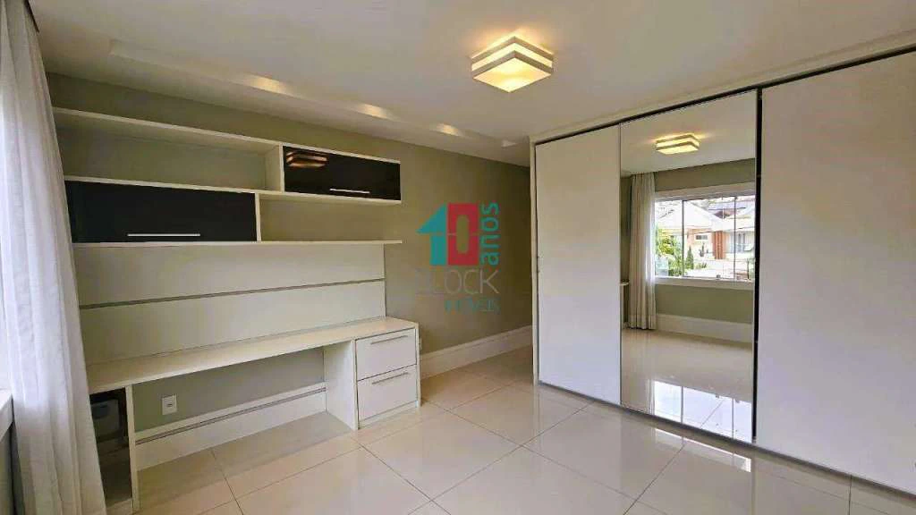 4-bedroom apartment with private garden and 364 m² — photo 29