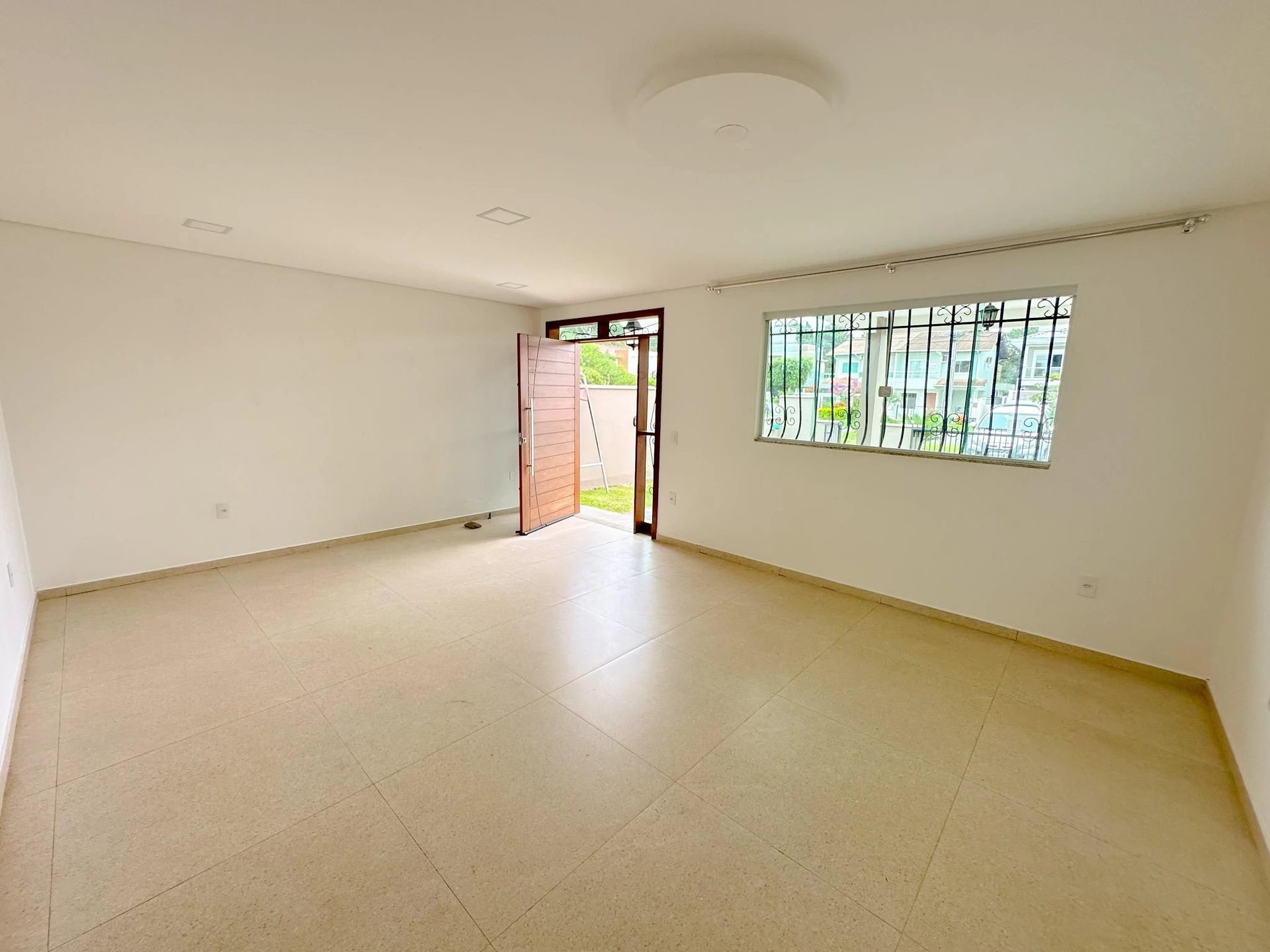 Garden in a 4-bedroom house, 194 m² — photo 17
