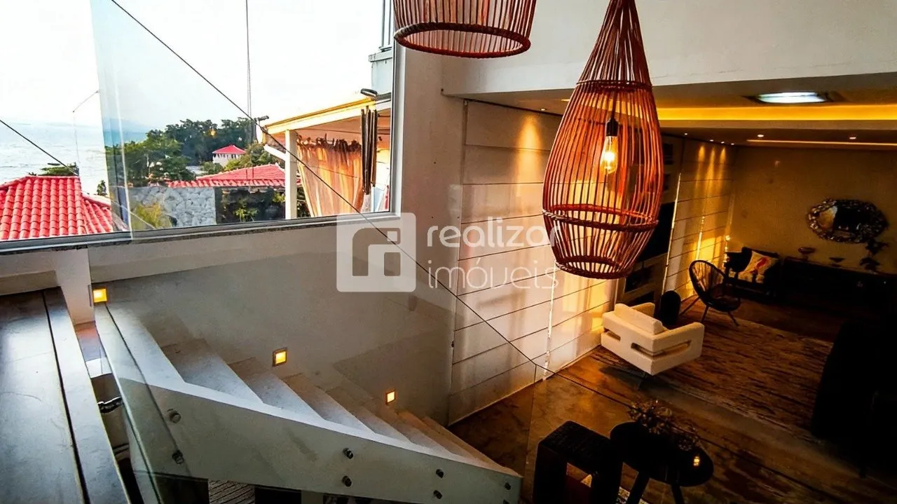 3-bedroom house with a water view in Florianópolis — photo 13