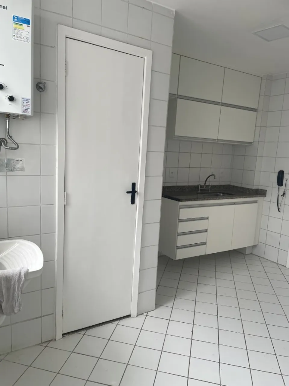 Apartamento com 3 dormitórios e 3 banheiros e área de serviço — photo 9