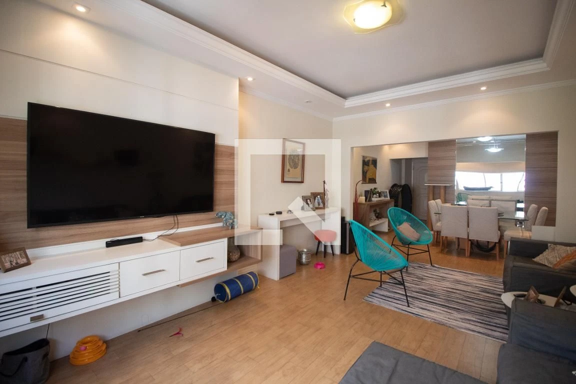 Furnished apartment, 140 m², with a walk-in closet