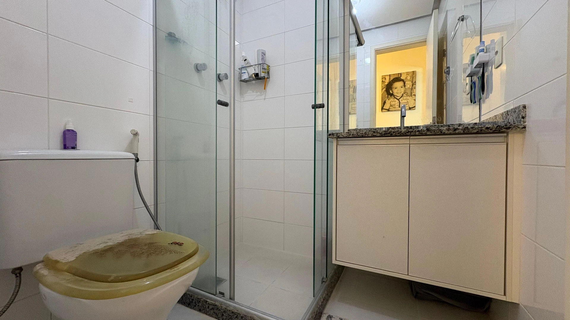 100 m² apartment with a grill on the balcony and a jacuzzi — photo 31