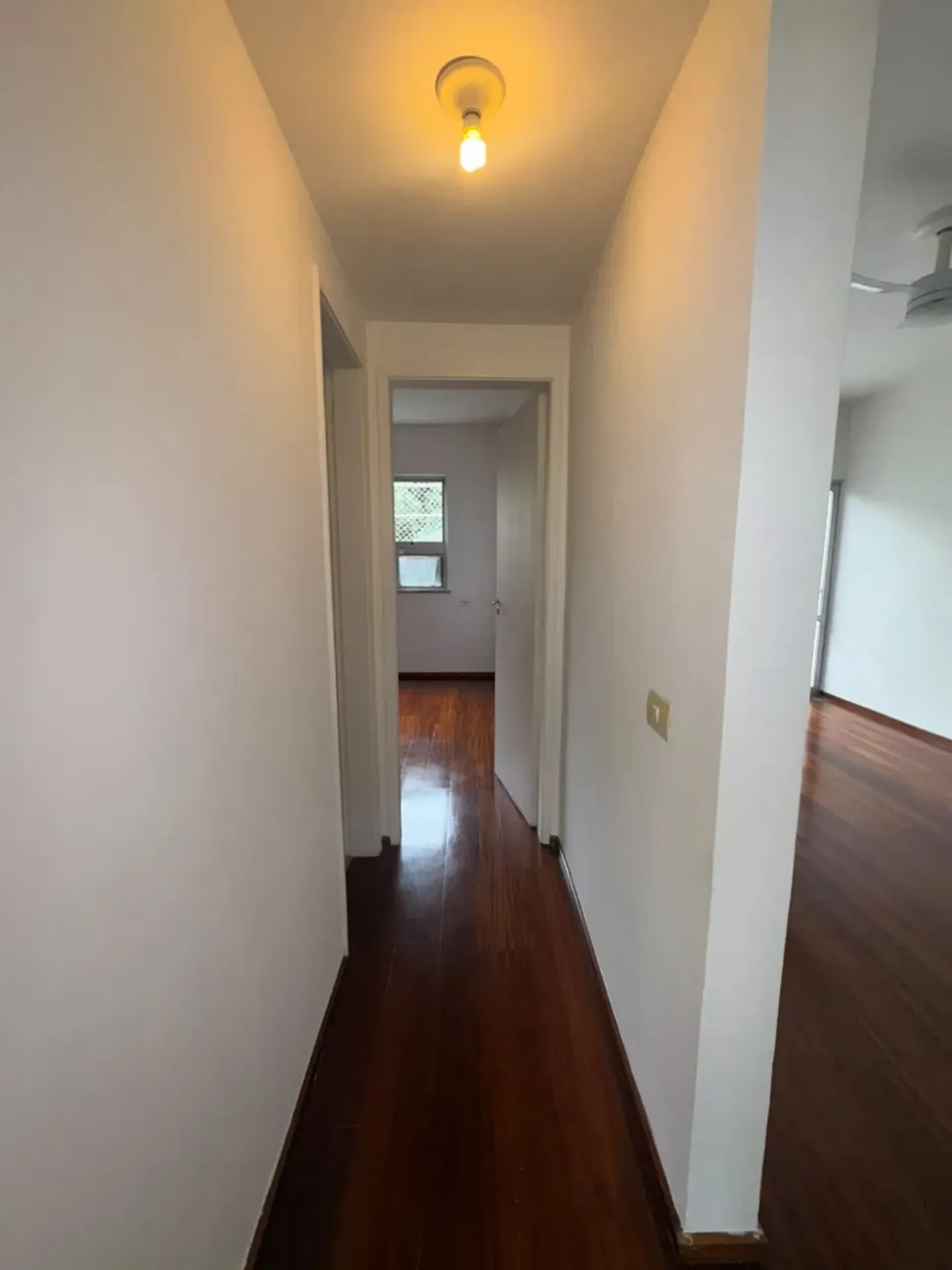 Apartment on the 3rd floor with wood or laminate floors — photo 4