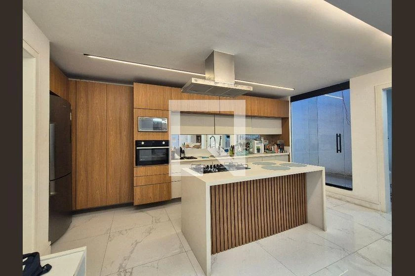 Будинок на 4 спальні з 270 м² і кухнею відкритого плану — photo 41