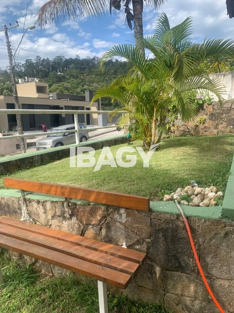 House with 4 bedrooms and 380 m², 2 parking spots — photo 63