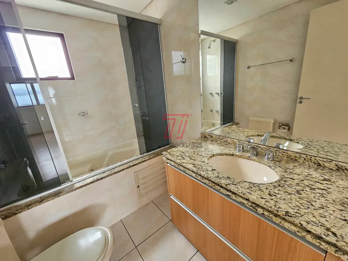 Rental apartment with 3 bedrooms and a balcony — photo 13