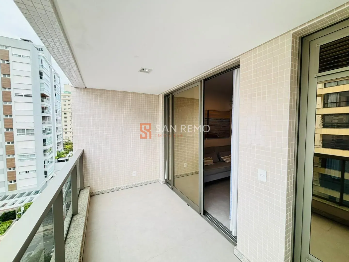 Furnished apartment, 100 m², with floor-to-ceiling windows — photo 12