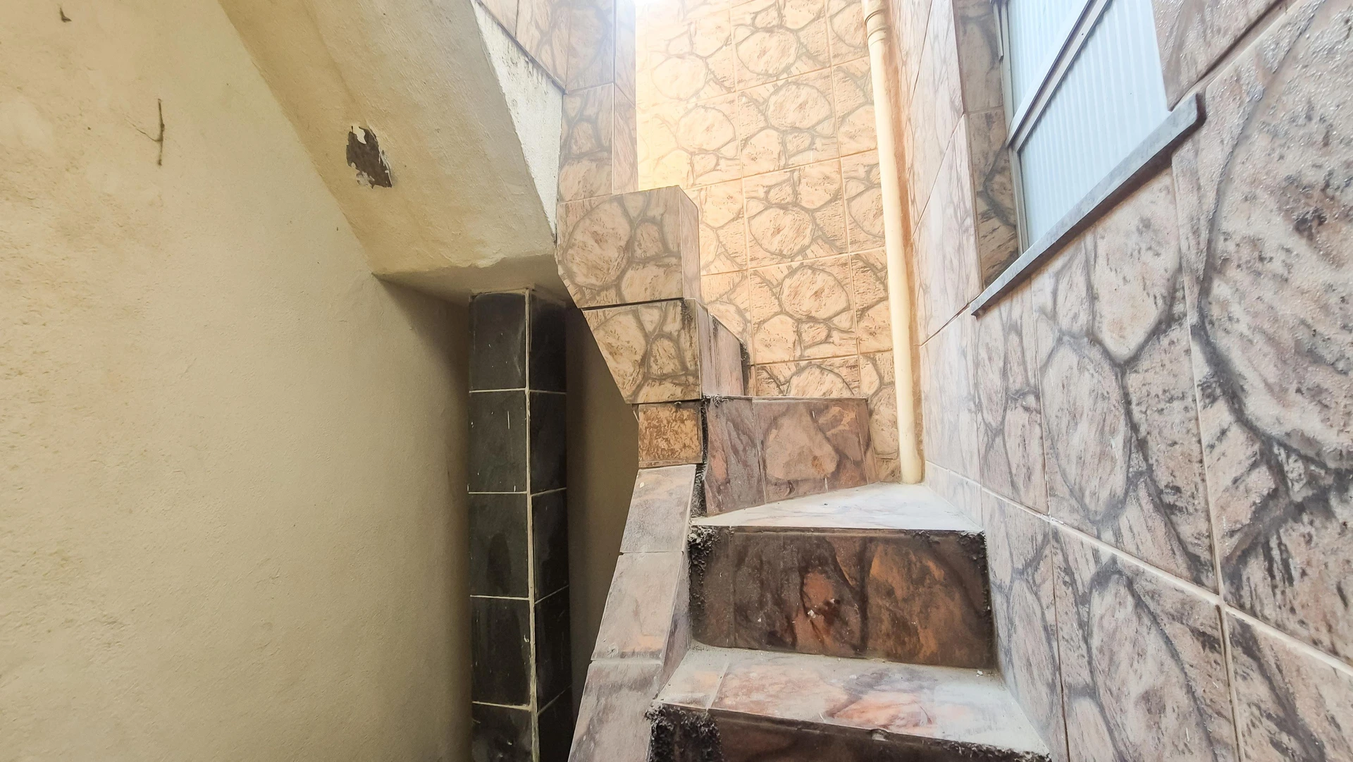 House with 2 bedrooms and a washing machine — photo 12