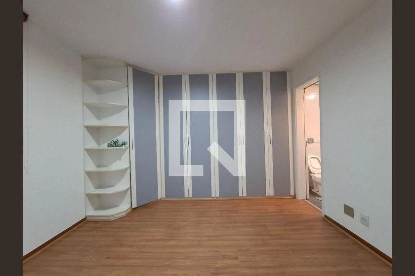 Home office in a 4-bedroom apartment, 140 m² — photo 16