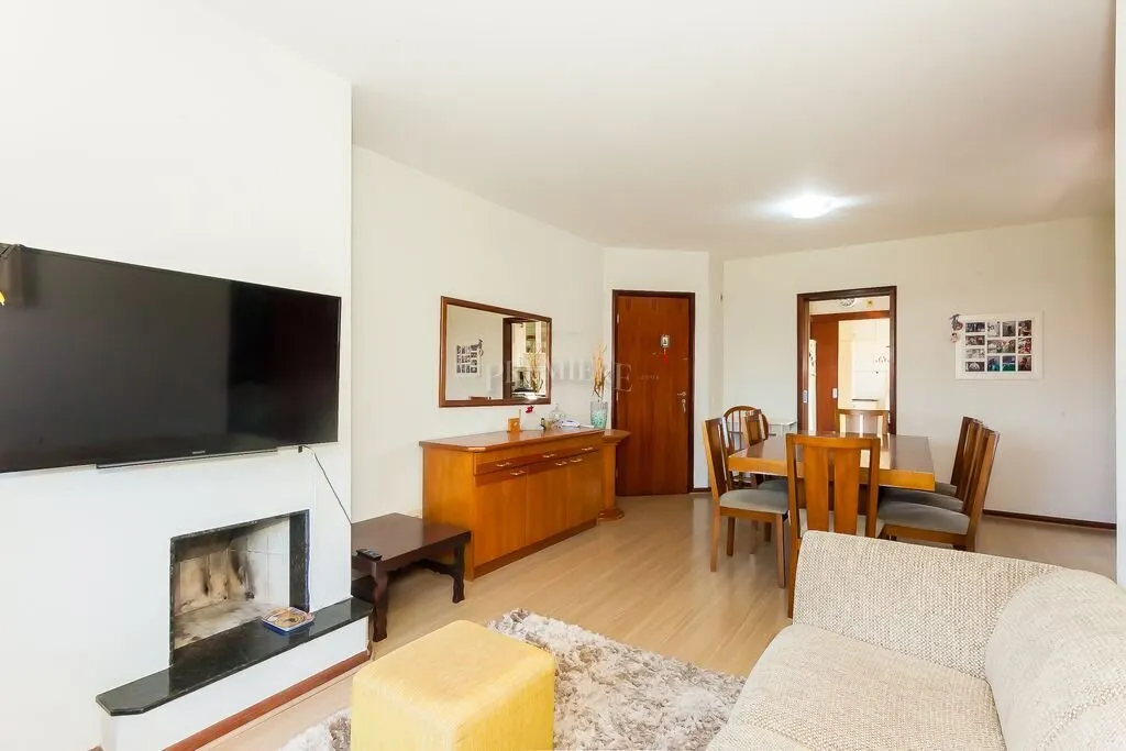 Apartment with 3 bedrooms, 2 bathrooms and 1 parking spot