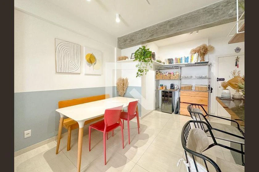 Balcony with a grill in a 2-bedroom apartment, 92 m² — photo 20