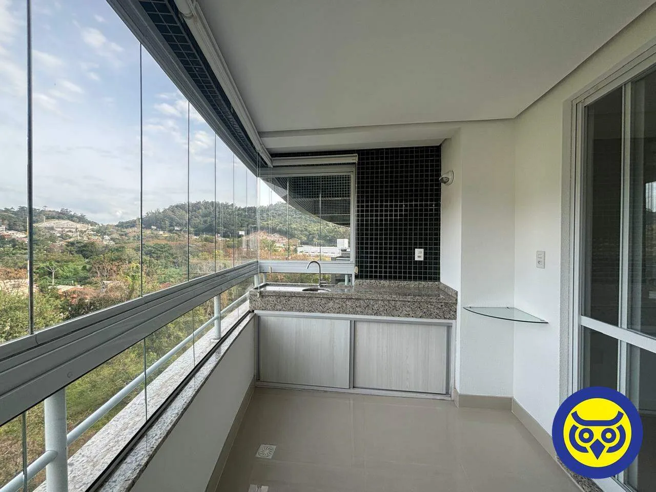 2-bedroom apartment with open kitchen and en-suite