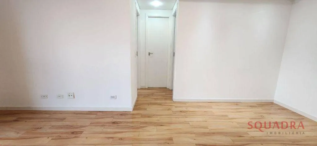 2-bedroom apartment with suite and glassed balcony — photo 16