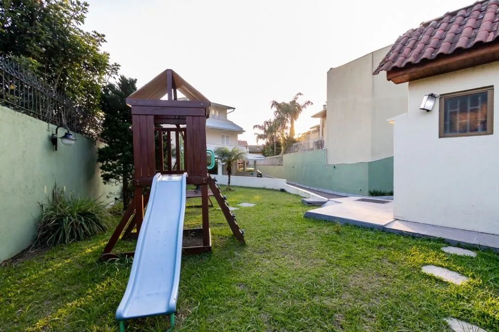 Unfurnished house with 4 bedrooms and 150 m² — photo 41