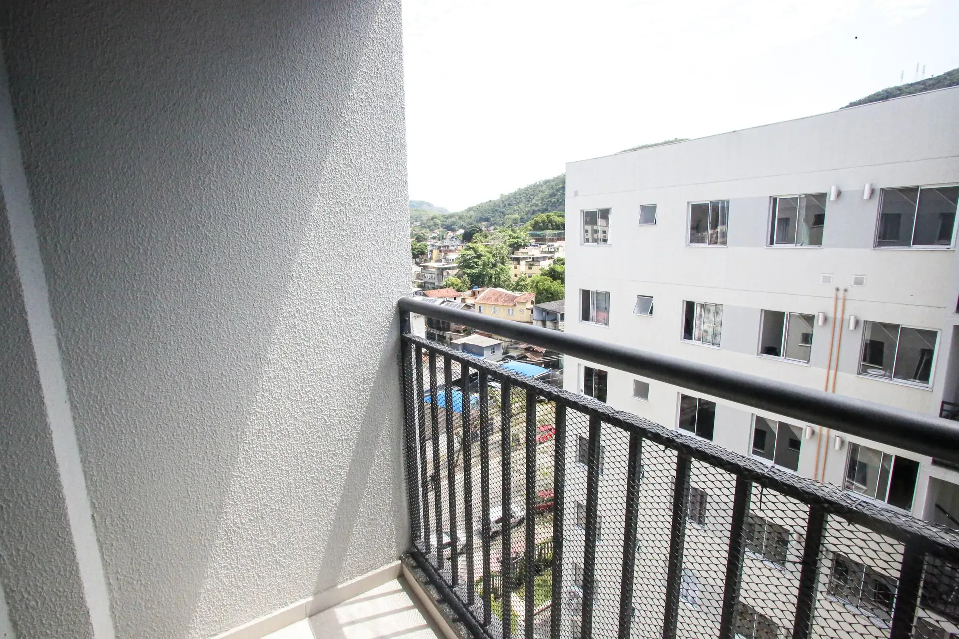 Вид на гори та 1 спальня: квартира 37 м² — photo 16