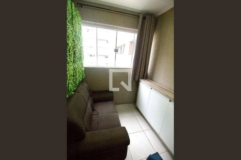 Furnished 1-bedroom apartment with compact kitchen — photo 17