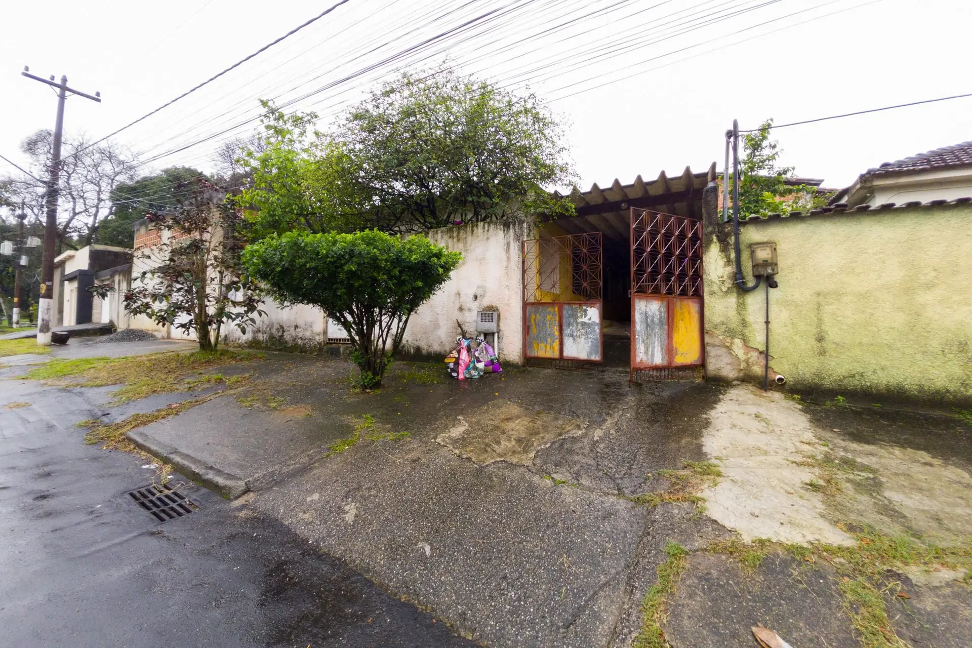 360 m² house with a home office and a garden — photo 76