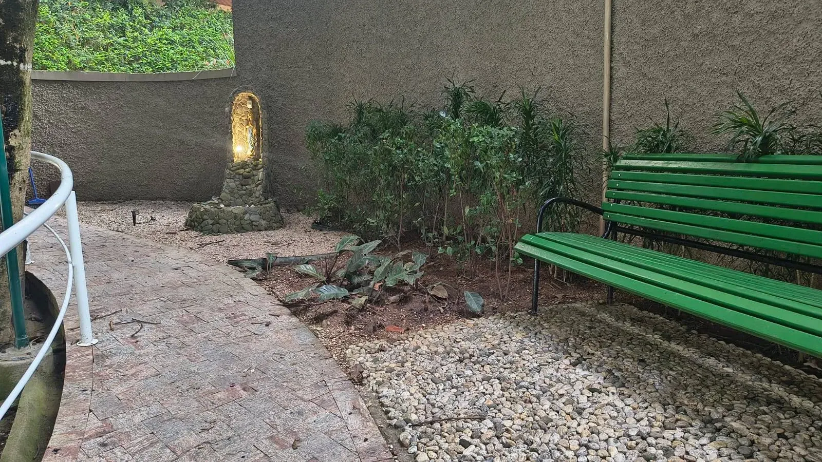 Apartment with balcony barbecue, 104 m² — photo 14